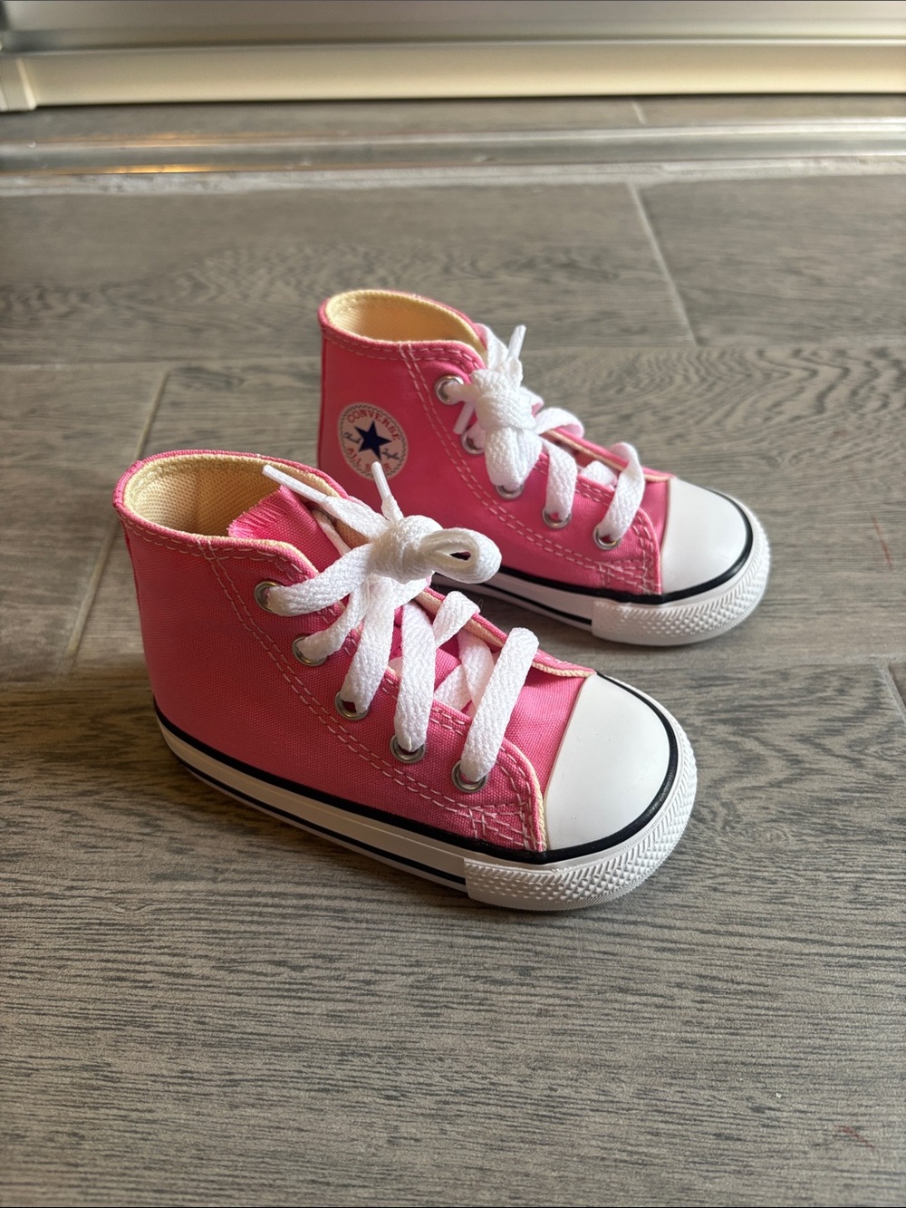 Converse toddler Pink High-Top Sneakers with White Laces new no box size 5